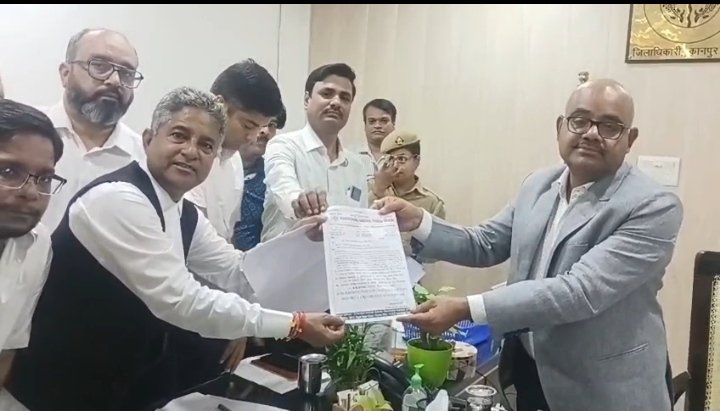 नेशनल मीडिया प्रेस क्लब द्वारा पत्रकारों व अधिवक्ताओं हेतु बीमा, स्वास्थ्य, पेंशन उपलब्ध कराने हेतु कानपुर जिलाधिकारी के माध्यम से मुख्यमंत्री को संबोधित सौंपा ज्ञापन