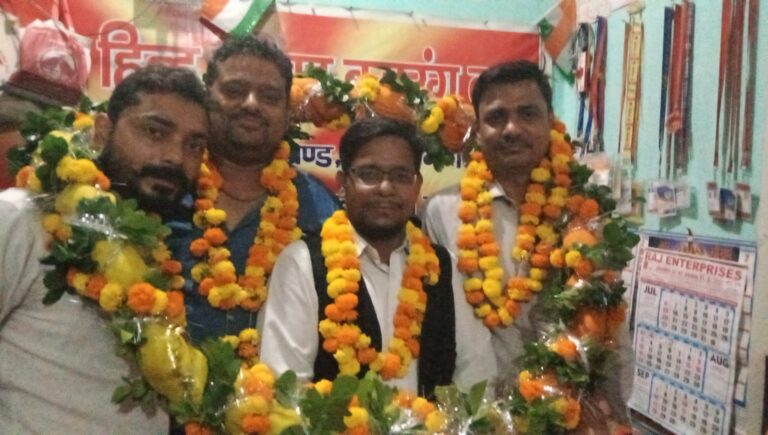 बुढ़वा मंगल पर श्री पंचमुखी हनुमान मंदिर विनायकपुर में नेशनल मीडिया प्रेस क्लब व विश्व हिंदू परिषद बजरंग दल के संयुक्त तत्वावधान में सुंदरकांड, भजन कीर्तन का भव्य