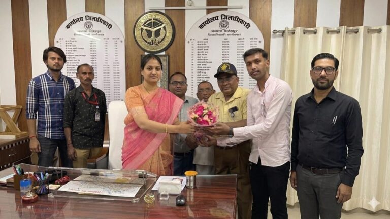 नेशनल मीडिया प्रेस क्लब फतेहपुर कमेटी ने नव आगंतुक जिलाधिकारी निधि गुप्ता वत्स से की शिष्टाचार भेंट, राष्ट्रीय संगठन मंत्री जागेश्वर फौजी व जिलाध्यक्ष शाह आलम वारसी का दिखा नेतृत्व